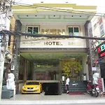 Ken I Hotel